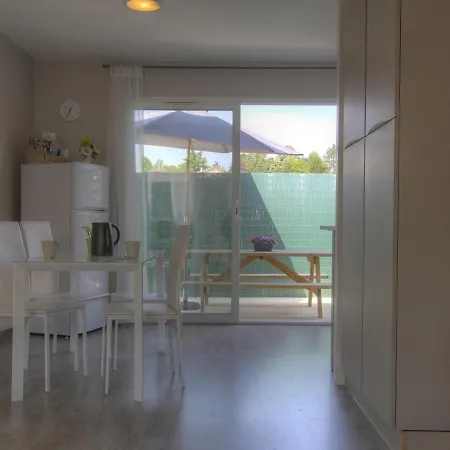 Appartement Pérouges, 3 Pièces, 6 Personnes - Fr-1-493-324